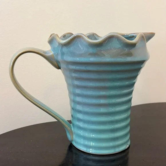 Hand Crafted WCL 1970s Scalloped Rim Ribbed Pottery Ceramic Pitcher - Picture 2 of 16